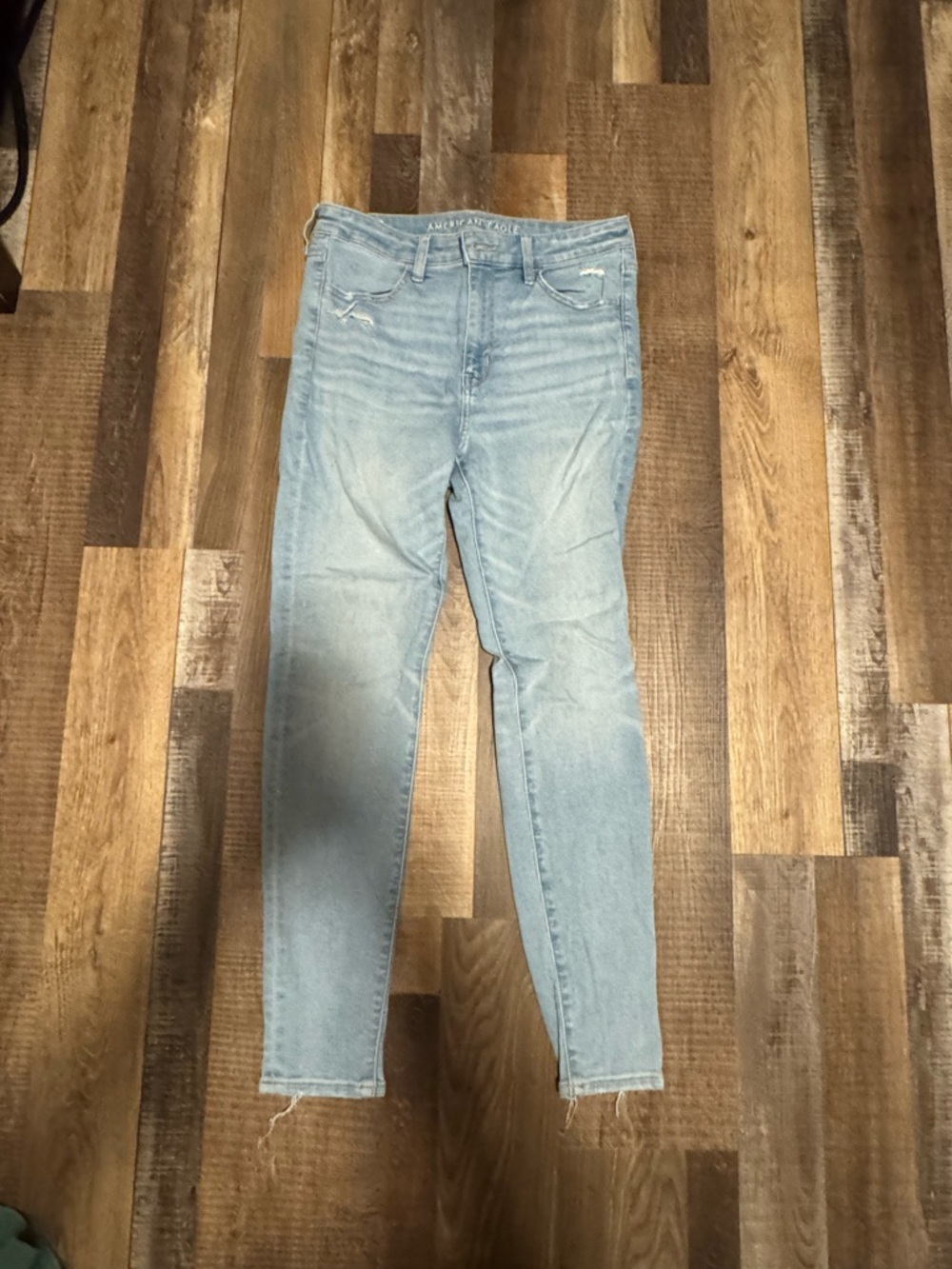 American Eagle Outfitters Light Wash Jagging’s High-Rise Jeans